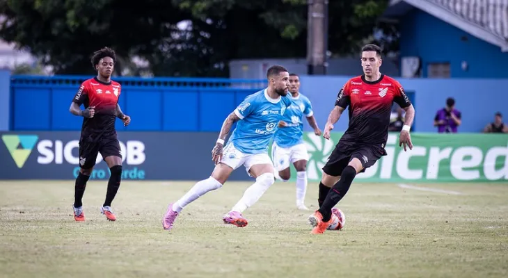 Tudo em aberto nas semifinais do Paranaense