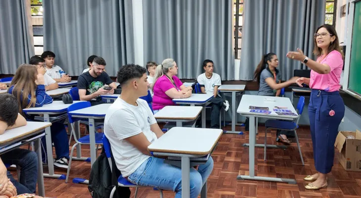 Secretaria da Mulher promove palestras sobre prevenção à violência contra a mulher nas escolas