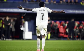 Vini Jr. marca, mas Real Madrid perde para o Osasuna e vê Barcelona ameaçar liderança