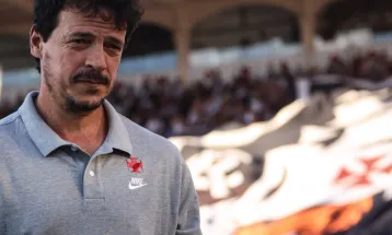 Fernando Diniz é demitido do Vasco após derrota para Fluminense