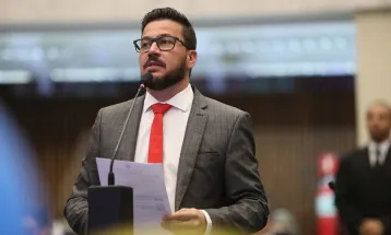 Arilson propõe lei para autorizar uso experimental da polilaminina no Paraná