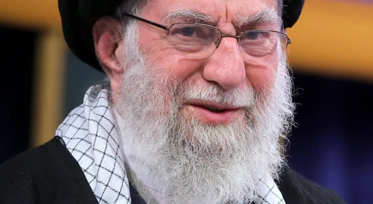 Trump anuncia morte de Ali Khamenei em ação militar conjunta de EUA e Israel