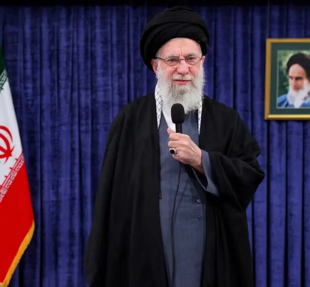 Mídia estatal iraniana confirma morte de Ali Khamenei