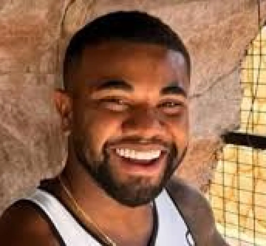 Davi Brito começa vender ovos após primeira 