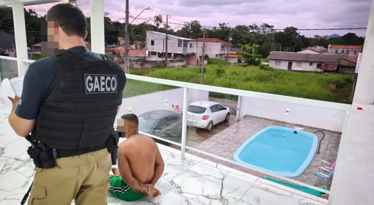 Gaeco cumpre prisões e afasta policial civil na Operação Edge, na Grande Curitiba