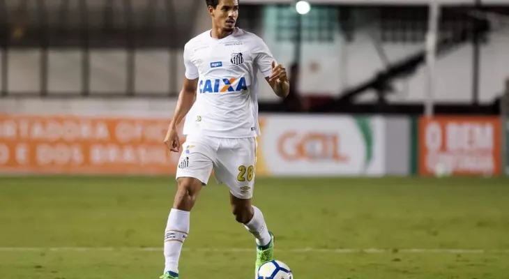 Santos negocia contratação em definitivo de Lucas Veríssimo