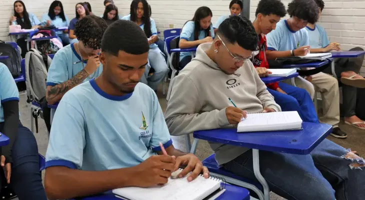 Simulado do Enem reúne 118 mil alunos da rede estadual do Paraná