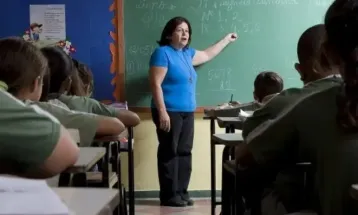 Piso do Magistério para aposentados no Paraná: Entenda quem tem direito após decisão do TCE