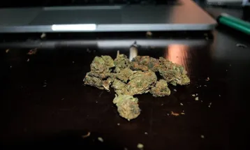 Multa por uso de drogas em locais públicos avança na ALEP; veja valor e o que muda