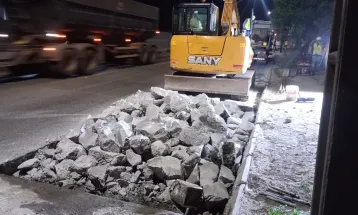 Tecnologia de 'cura rápida' acelera obras na Avenida Bento Rocha e reduz filas em Paranaguá
