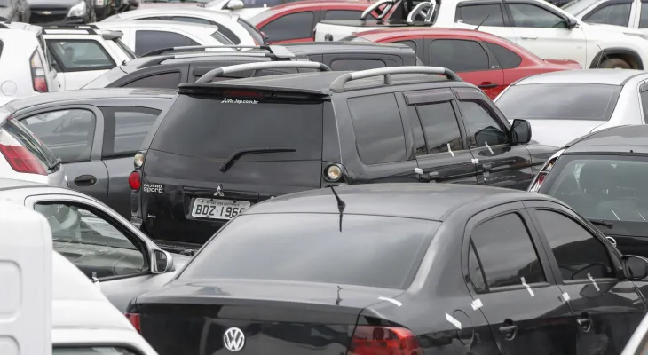 Leilão da Prefeitura de Curitiba tem 174 veículos nesta sexta (6); veja como participar