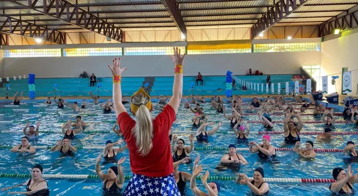 Smel promove Hidroginástica da Mulher gratuita neste domingo (8); veja como participar