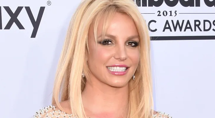 Britney Spears passa a noite na prisão e assessoria se manifesta: 