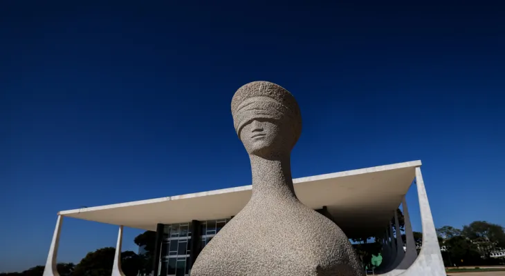 A deusa vendada e os tribunais masculinos: presença feminina nas cortes superiores do Brasil ainda é exceção