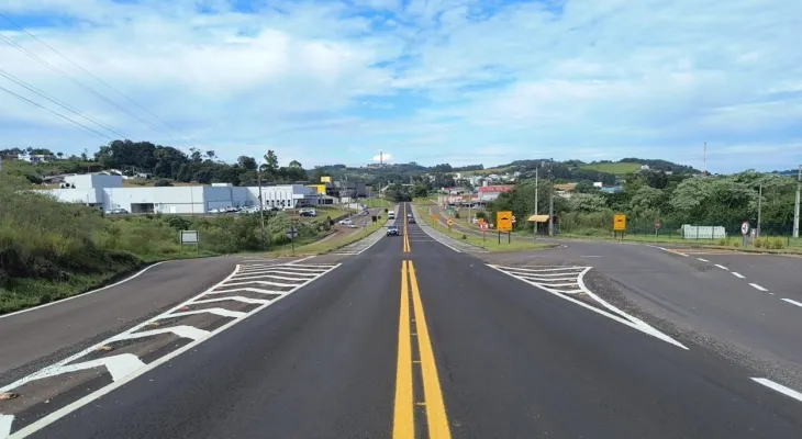 Rodovias entre Francisco Beltrão e Itapejara do Oeste recebem melhorias do DER-PR