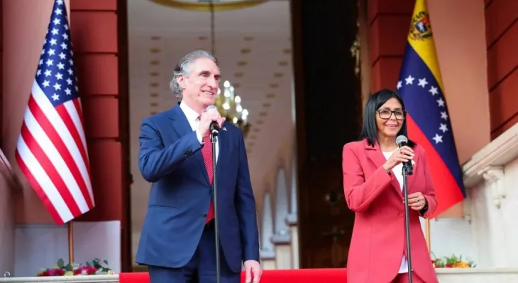 Fim do monopólio: Venezuela abre petróleo para empresas dos EUA em meio ao caos no Oriente Médio