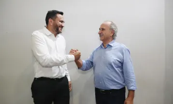 Mudanças na gestão municipal: Vereador Carlos Xavier deixa a Câmara para assumir a Casa Civil em Cascavel