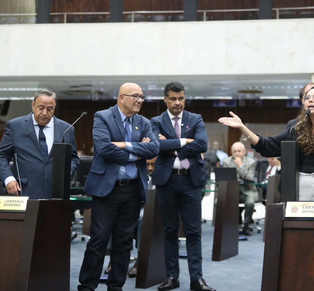 Celepar vira campo de batalha na Alep e governo aprova projeto após acusações de “drible institucional”