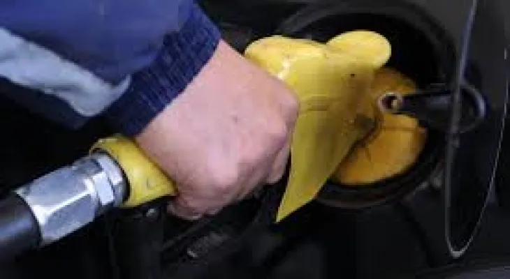 Países ricos discutem liberação recorde de reservas de petróleo para conter crise energética