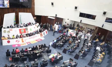 Fim da escala 6x1: Alep debate adoção da jornada 5x2 no Paraná