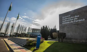 Deputado denuncia contrato de R$ 53 milhões em jardinagem no Sistema Fiep e cobra explicações