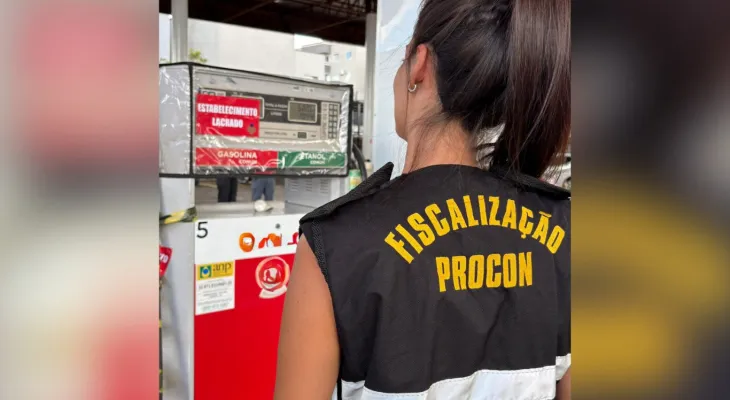 Combustível adulterado: Procon lacra bomba em posto de Cascavel