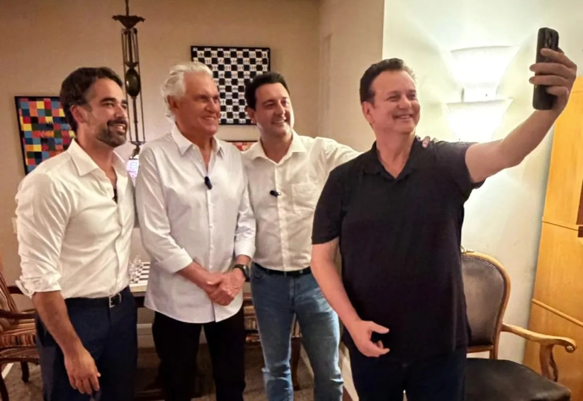 PSD aposta em três nomes e insiste em “terceira via” para 2026