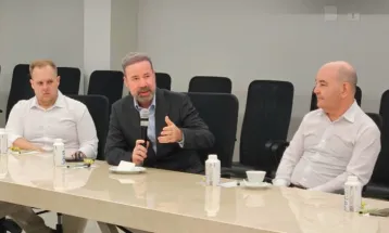 Acic participa, na Amop, de debate sobre problemas na oferta de energia