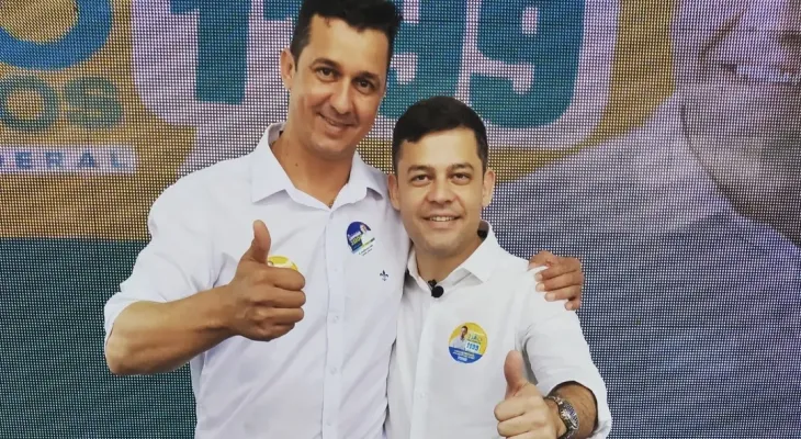 Empresa de assessor de Tião Medeiros recebeu R$ 126 mil do gabinete de Adriano José na Alep