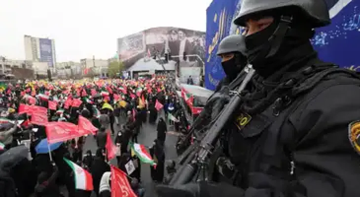 Sob bombas, multidões vão às ruas no Irã em apoio aos palestinos