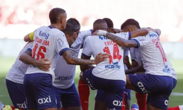 Bahia vence o Inter no Beira-Rio e afunda rival na zona de rebaixamento