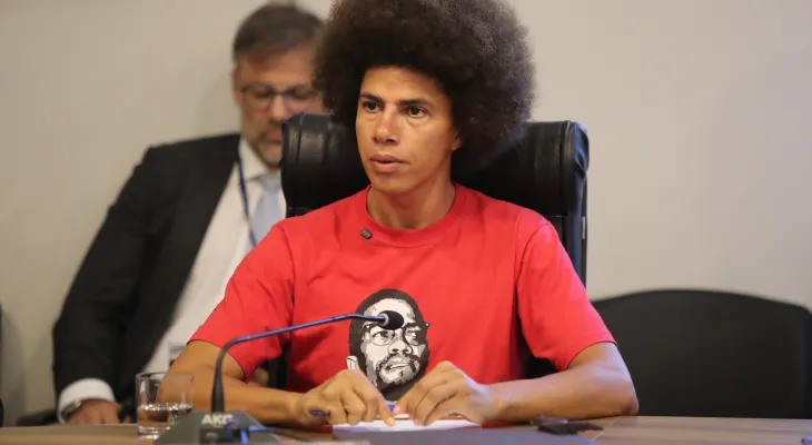 Renato Freitas presta depoimento no Conselho de Ética da Alep em processos sobre episódio na CCJ e protesto no Muffato