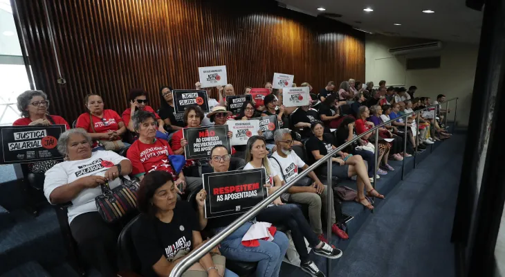 Governo sinaliza envio de projetos para carreira e reajuste enquanto pressão de servidores cresce na Alep