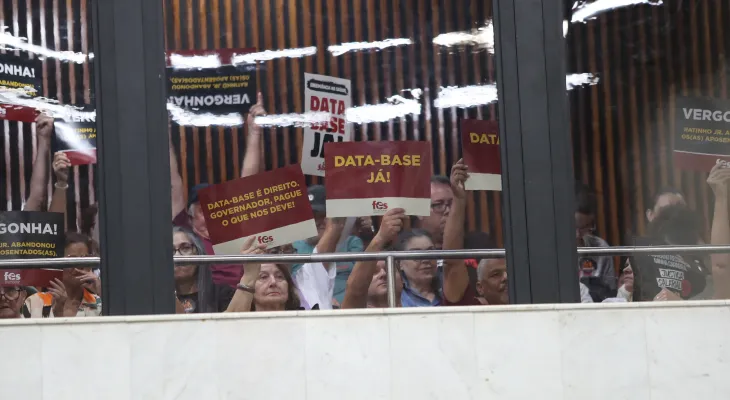 Governo promete enviar projetos da data-base, carreiras e universidades à Alep em até duas semanas