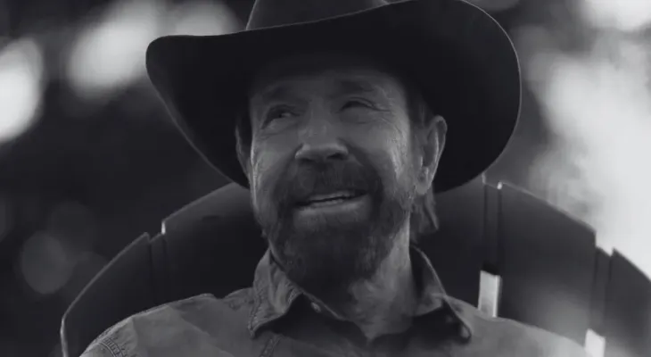 Morre Chuck Norris, ícone do cinema de ação e das artes marciais