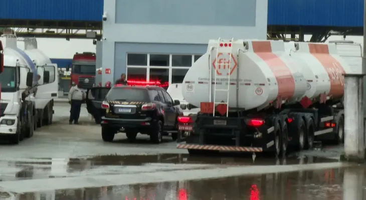 Gasolina: Força-tarefa notifica 900 empresas por preços altos