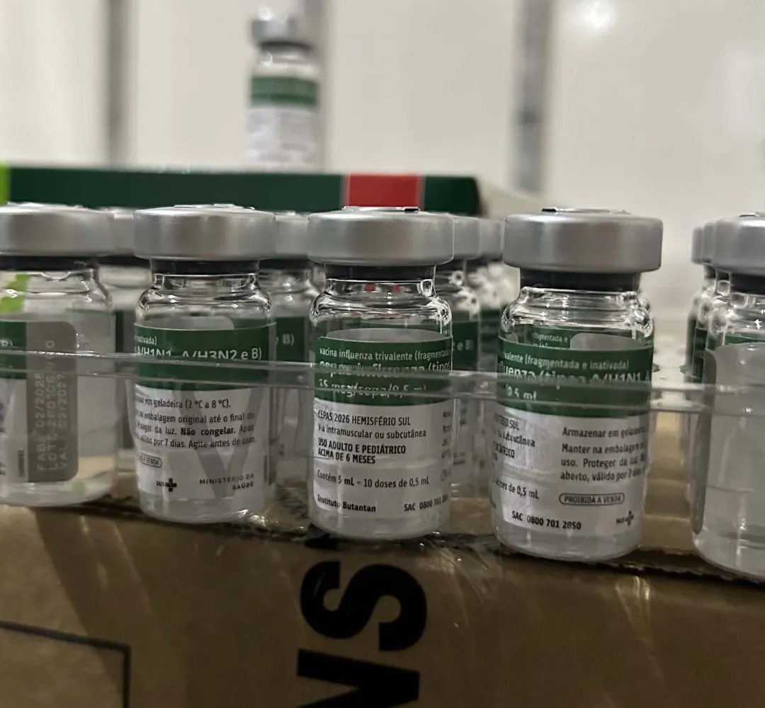 Saúde do Paraná inicia distribuição de doses da gripe para os municípios