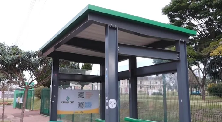 Câmara aprova programa que permite adoção de pontos de ônibus por empresas em Cascavel