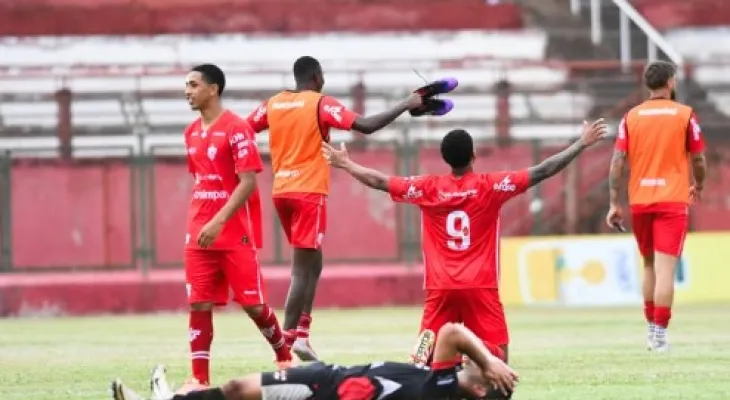 Paranavaí bate Prudentópolis e respira na Segundona