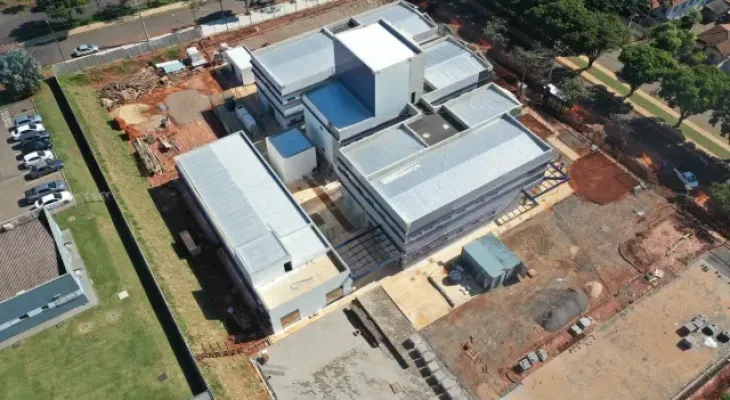 TCE avalia riscos da execução de R$ 1,39 bilhão em 63 obras públicas no estado