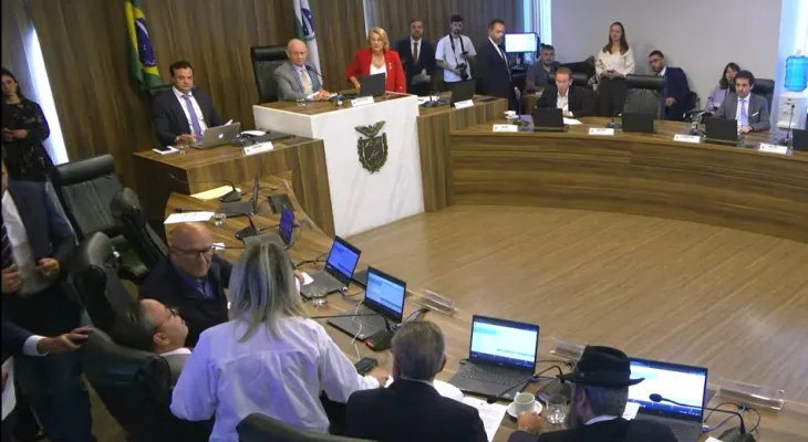 Deputado Hussein Bakri passa mal durante reunião da CCJ e é levado ao hospital