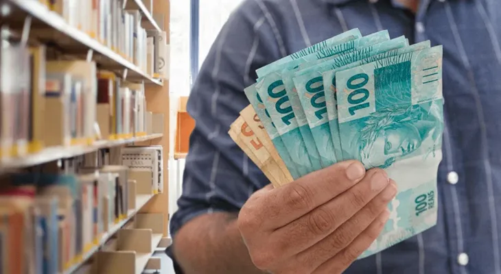 Endividamento da população entra em debate e vereadores discutem possibilidade de Refis em Maringá