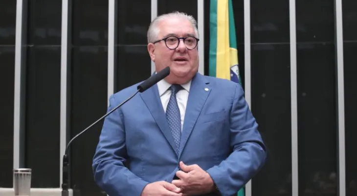 Comissão pode votar regulamentação do trabalho por aplicativo; conheça a proposta