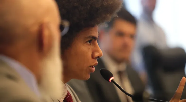 Conselho de Ética aplica advertência a Renato Freitas por falas contra Ricardo Arruda