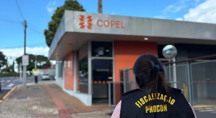 Procon notifica Copel sobre retirada de resíduos após podas de árvores