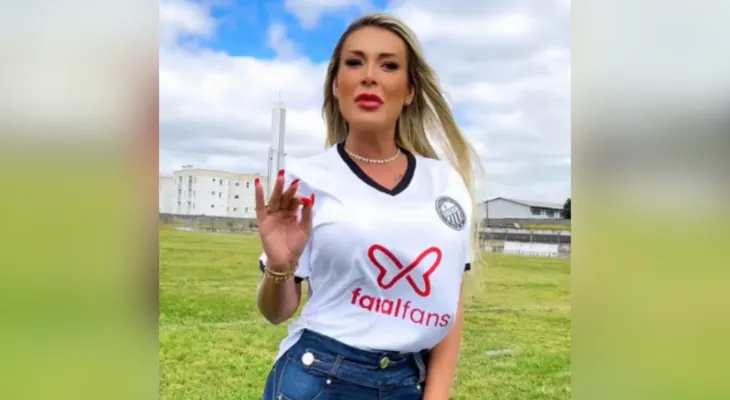 Andressa Urach anuncia patrocínio de plataforma adulta ao Operário; diretora deixa o clube após polêmica
