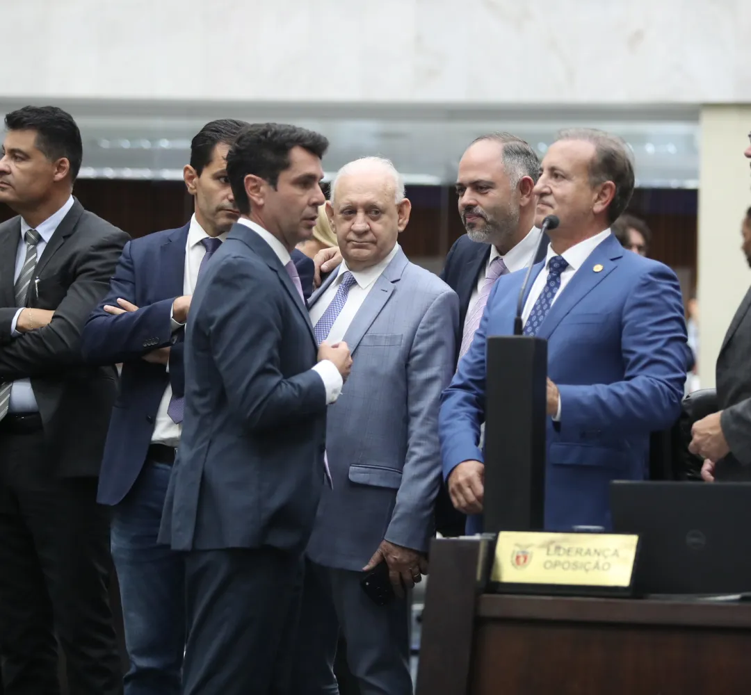 Escolha de Sandro Alex implode discurso de unidade e expõe guerra interna na base de Ratinho na Alep