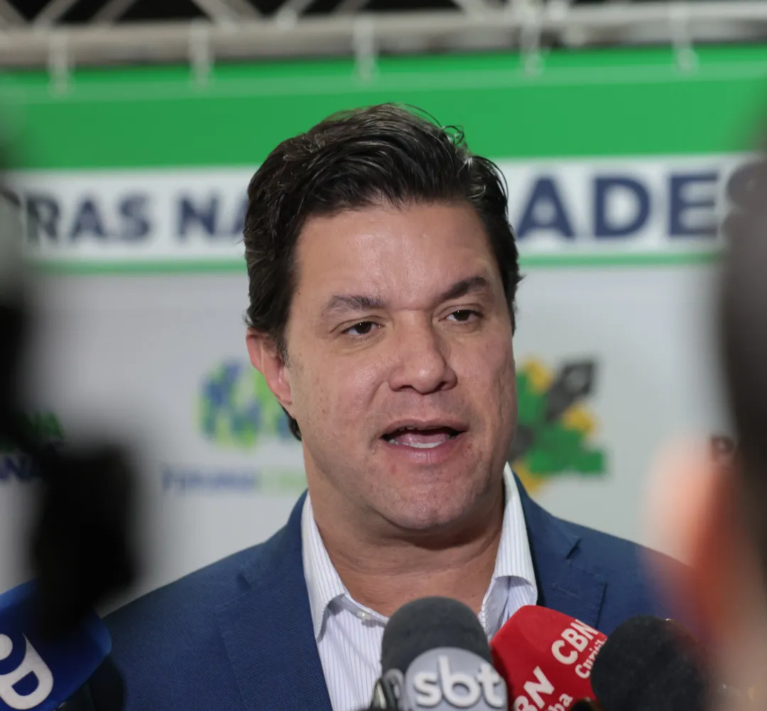 Citação a Guto Silva em áudio com “acerto” e valores amplia crise sobre contrato de R$ 3,8 milhões