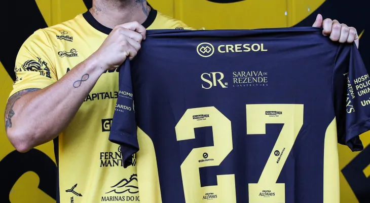 Kevin Malthus reforça o meio-campo aurinegro para a sequência da Série D