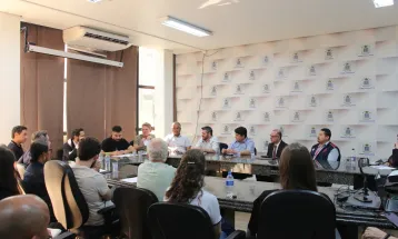 Superlotação no HUOP expõe falhas na regulação e pressiona atendimento em Cascavel